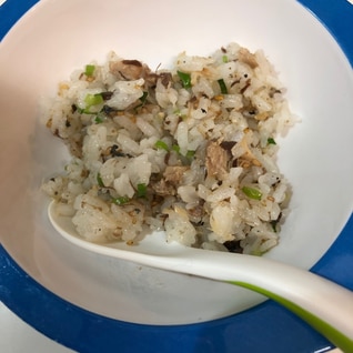 幼児食　サバ缶で5分でチャーハン